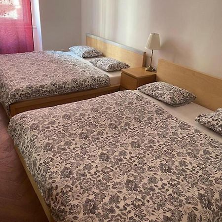 Large 3 Bedroom Family Apartment With Balcony Πράγα Εξωτερικό φωτογραφία